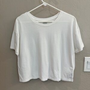 Old Navy White Short Sleeve Cropped Tee